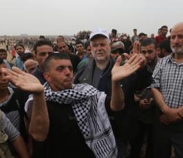 قيادة الجهاد الإسلامي تشارك في المتظاهرين في جمعة العمال  ‫(41878023)‬ ‫‬.JPG
