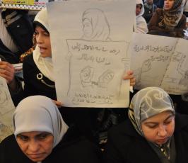 بالصور:تواصل الاعتصام الاسبوع لاهالي الاسرى قبالة الصليب فى غزة