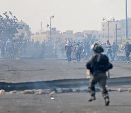 مواجهات بين الشبان وقوات الإحتلال في حي البلوع ‫(29417868)‬ ‫‬