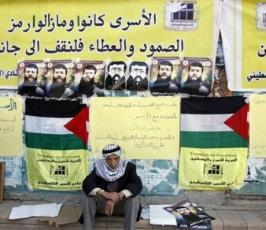 شباب وشيوخ وأطفال فلسطين يعتصمون تضامناً مع خضر عدنان