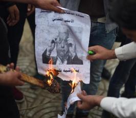 حرق أبو مازن في غزة ‫(29942169)‬ ‫‬