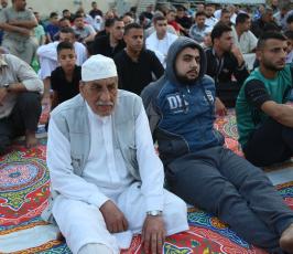 الجهاد الإسلامي يصلي العيد أمام منزل الشهيد الإعداد كامل الإعداد بغزة ‫(1)‬ ‫‬
