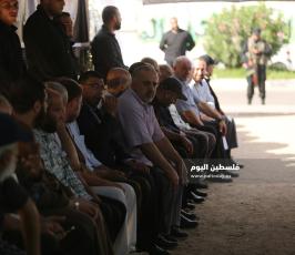 حشود جماهيرية بعزاء الدكتور رمضان (19).JPG