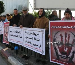 وقفة رفضا لاستقبال بوتين ووصفوه بالمجرم قاتل المسلمين - نسخة (4).JPG