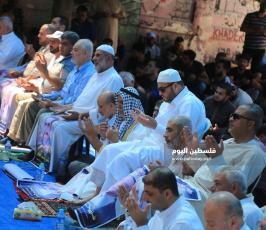 صلاة الجمعة أمام مقر الصليب  ‫(35652107)‬ ‫‬.JPG