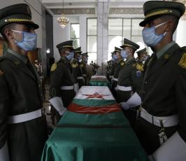  الجزائر تستعيد رفات 24 من ثوار وقادة المقاومة الشعبية للاستعمار الفرنسي (5).jpg