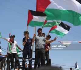 مسير للشاحنات يتوجه لمخيم ملكة شرق غزة رفضاً للحصار ‫(39256579)‬ ‫‬.JPG