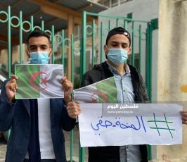 فلسطينيون يطالبون بالتدخل العاجل لدى الحكومة الجزائرية للتراجع عن إلغاء منحة التعليم (2).jpg