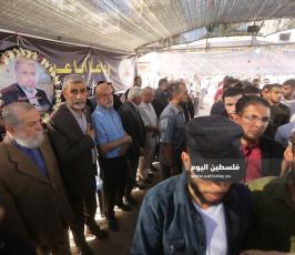 حشود جماهيرية بعزاء الدكتور رمضان (59).JPG