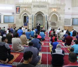 صلاة الفجر مسجد الرحمن (9).jpg