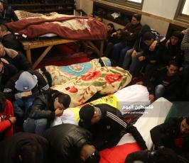 تشيع جثامين شهداء حريق النصيرات وسط حالة من الحزن (4).JPG