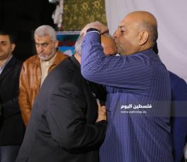 الوية الناصر صلاح الدين تكرم عائلة  قائد اركان المقاومة بهاء أبو العطا خلال حفل تابين شهداء صيحة الفجر (10).JPG