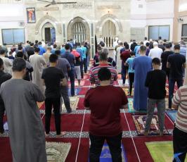 صلاة الفجر مسجد الرحمن (3).jpg