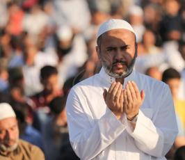  صلاة العيد في مخيم العودة شرق غزة ‫(41353763)‬ ‫‬.JPG