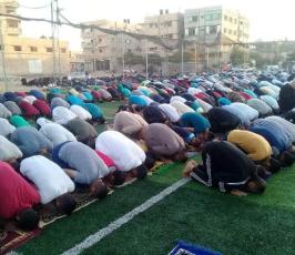  آلاف المواطنين يؤدون صلاة العيد بدعوة من الجهاد . ‫(41353729)‬ ‫‬.jpeg
