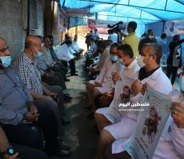 أطباء الاتحاد الاسلامى ينظمون مؤتمراً صحفياً حول وضع الاسير الاخرس (11).JPG