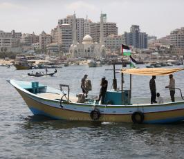 انطلاق قوافل الحرية وكسر الحصار من ميناء غزة ‫(42598933)‬ ‫‬.JPG