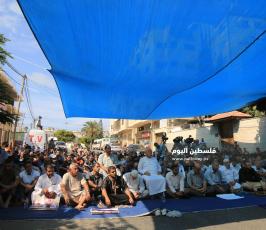 صلاة الجمعة امام الصليب ‫(35652119)‬ ‫‬.JPG