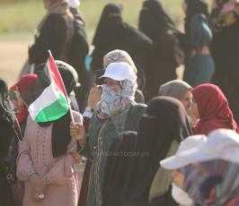 نساء يشاركن في مسيرة العودة  (9).JPG