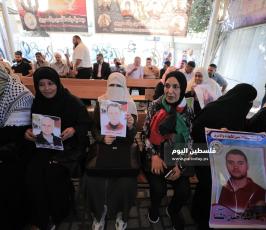اعتصام اهالى الاسرى الاسبوعى امام مقر الصليب الاحمر بغزة (3).JPG