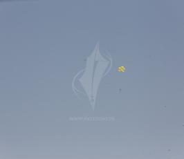 طائرة إسرائيلية تحاول ايقاف الطائرات الورقية الحارقة  ‫(1)‬.JPG