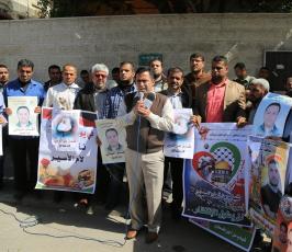 وقفة مع المحرر طارق عزالدين للمطالبة بعلاجه ‫(38994438)‬ ‫‬.JPG