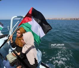  مؤتمرًا صحفيًا داخل البحر عن واقع الشباب في ظل الحصار ‫(39125507)‬ ‫‬.jpg