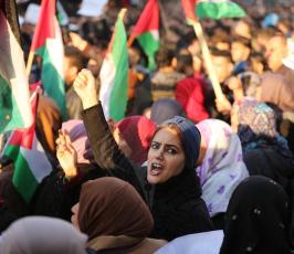  مسيرات احتجاجاً على تردي أوضاع القطاع ‫(42992141)‬ ‫‬.JPG