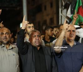 وقفة شعبية رفضاً للرشوة المالية ومخططات تصفية القضية الفلسطينية (10).JPG