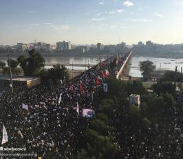 حشود غفيرة في الأهواز تشارك في تشييع جثماني الشهيدين سليماني والمهندس  (13).jpg