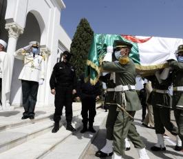  الجزائر تستعيد رفات 24 من ثوار وقادة المقاومة الشعبية للاستعمار الفرنسي (4).jpg