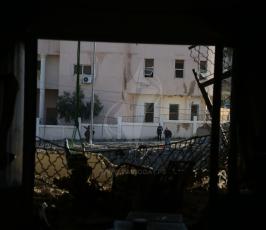 آثار القصف الإسرائيلي على مباني سكنية ومدنية في قطاع غزة الليلة (9).JPG