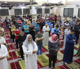 صلاة الفجر مسجد الرحمن (8).jpg