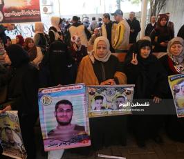 اعتصام اهالى الاسرى امام مقر الصليب الاحمر بمدينة غزة (1).jpg