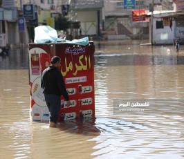 غزارة الأمطار تغرق شوارع كبيرة في بيت لاهيا (11).JPG