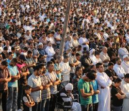  صلاة العيد في مخيم العودة شرق غزة ‫(41353746)‬ ‫‬.JPG