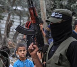 مقاوم فلسطينى.jpg