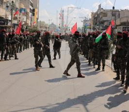 الجبهة الديمقراطية تنظم عرضاً عسكرياً في ذكرى انطلاقتها (12).JPG