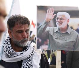 انطلاق موكب تشييع الشهيد قاسم سليماني وشهداء العدوان الأمريكي في بغداد (5).jpg