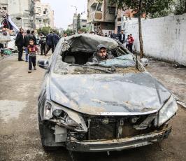دمار في مؤسسات مدنيةمجاورة لفضائية الأقصى التي تعرضت للقصف الإسرائيلي (7).JPG