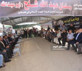 حشود جماهيرية بعزاء الدكتور رمضان (52).JPG