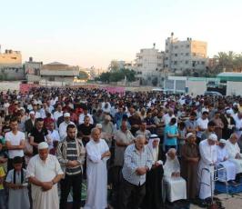  آلاف المواطنين يؤدون صلاة العيد بدعوة من الجهاد . ‫(41353757)‬ ‫‬.jpeg