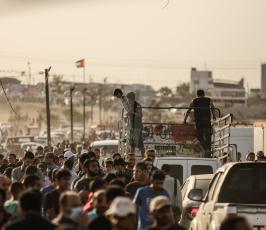 قادة الفصائل يشاركون المتظاهرين في مسيرة العودة ‫(41878021)‬ ‫‬.JPG