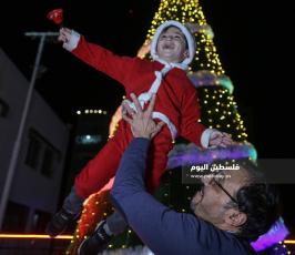 اضاءة شجرة الميلاد بغزة (11).JPG