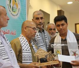 أبناء الشهداء والأسرى الناجحين في الثانوية (46).JPG