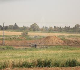  أسلاكاً شائكة شرق غزة استعداد لمسيرة العودة الكبرى ‫(38928899)‬ ‫‬.JPG
