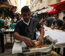 حلوى القطايف في شهر رمضان المبارك ‫(43057674)‬ ‫‬.JPG