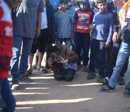 منة قديح 12 عام . اصغر مصورة تغطى الاحداث شرق خانيونس ‫(42402309)‬ ‫‬.jpeg