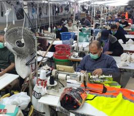 مصنع شركة يونيبال ٢٠٠٠ للتجارة والصناعة يصنع كمامات طبية ويصدرها للخارج في ظل انتشار فيروس كورونا (8).jpg
