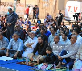 صلاة الجمعة امام الصليب ‫(35652097)‬ ‫‬.JPG